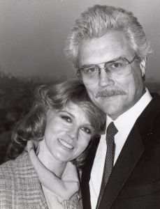 Ann Margret and Roger Smith 1986, NY1.jpg